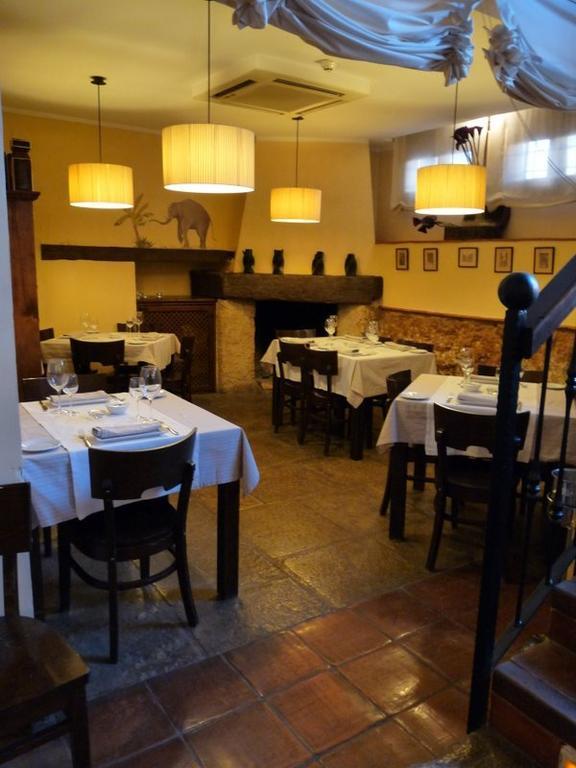 Hotel Restaurante Dona Anita Requena Exterior photo