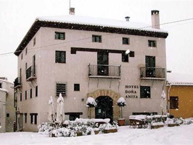 Hotel Restaurante Dona Anita Requena Exterior photo