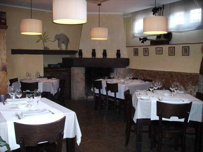 Hotel Restaurante Dona Anita Requena Exterior photo